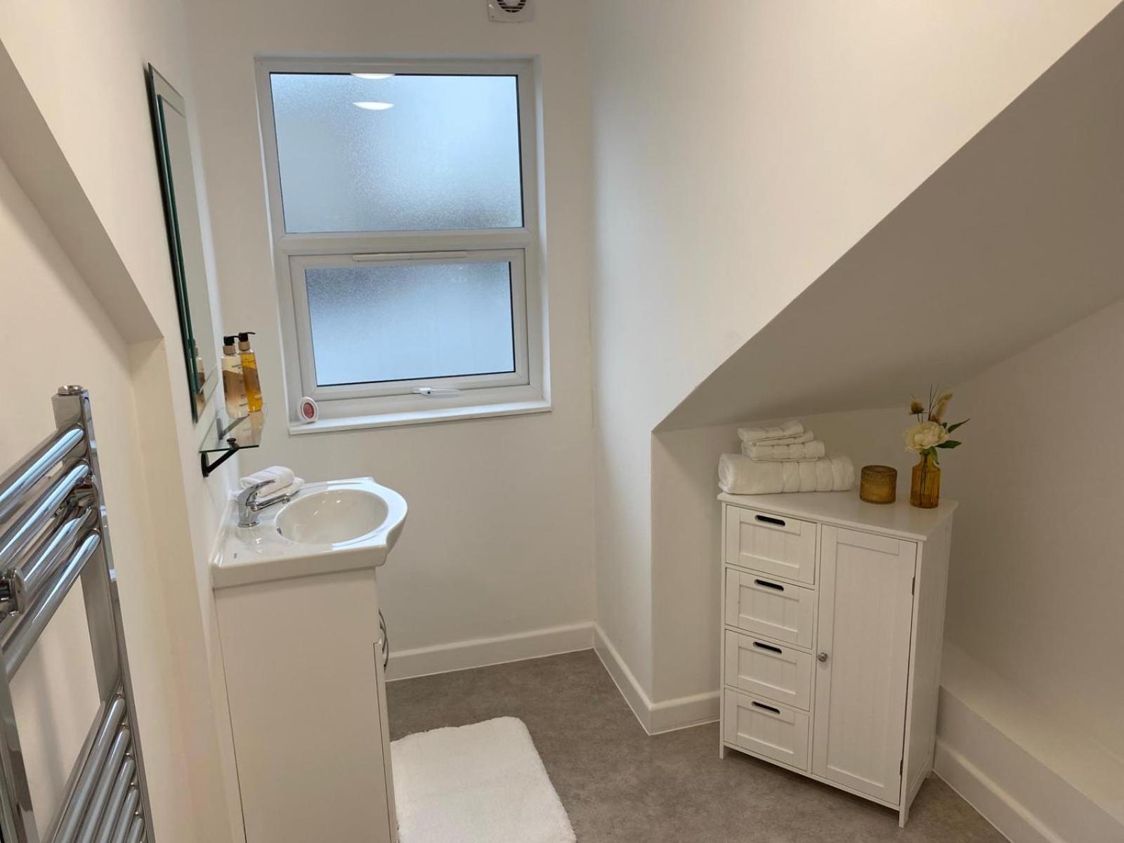 Stylish Apartment In Watford Watford  Eksteriør billede