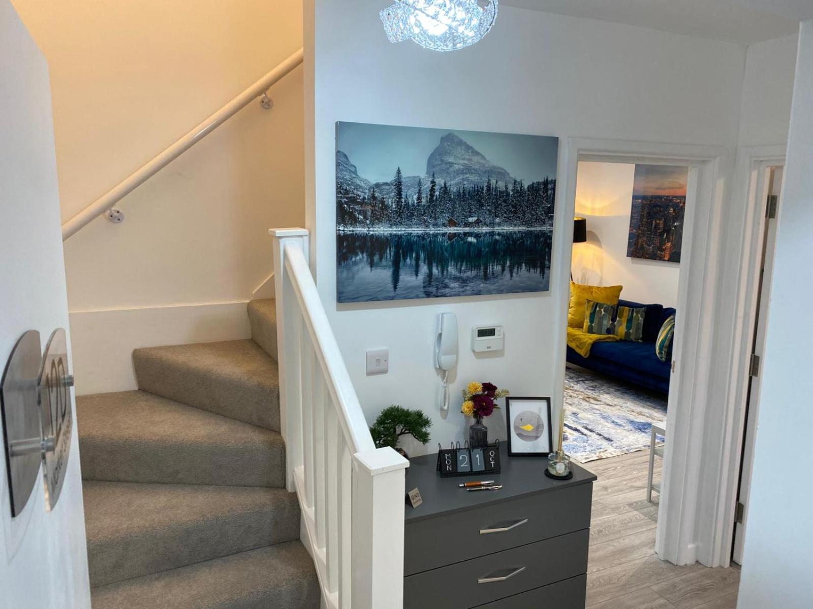 Stylish Apartment In Watford Watford  Eksteriør billede
